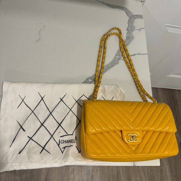 Chanel Yellow Lambskin Medium Classic Double Flap Shoulder Bag 10884668 - Picture 1 of 16